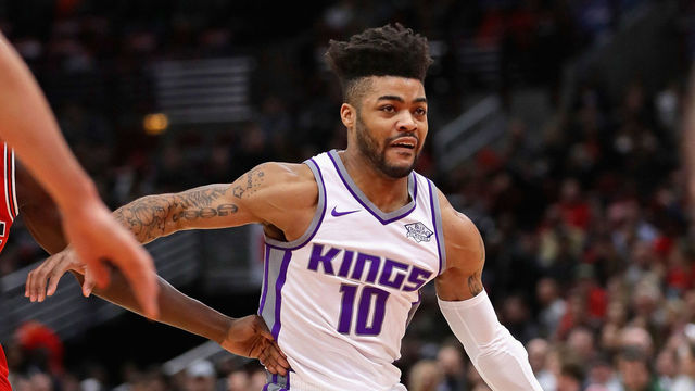 CHICAGO, IL - DECEMBER 01: Frank Mason III #10 of the Sacramento Kings moves against the Chicago Bulls at the United Center on December 1, 2017 in Chicago, Illinois. The Kings defeated the Bulls 107-106.