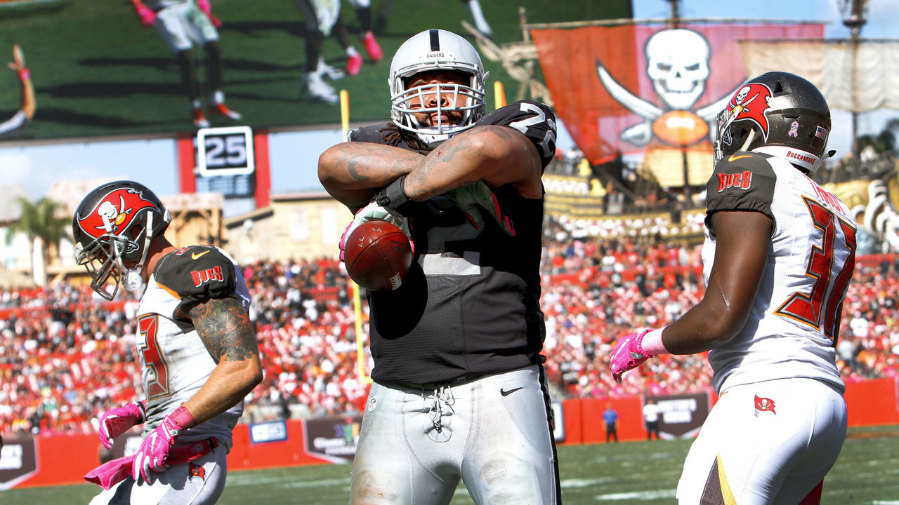 TAMPA, FL - OCTOBER 30: Tackle Donald Penn #72 of the Oakland Raiders stares into the stands after catching a touchdown pass in the third quarter against the Tampa Bay Buccaneers to tie the game at 10-10 at Raymond James Stadium on October 30, 2016 in Tampa, Florida.