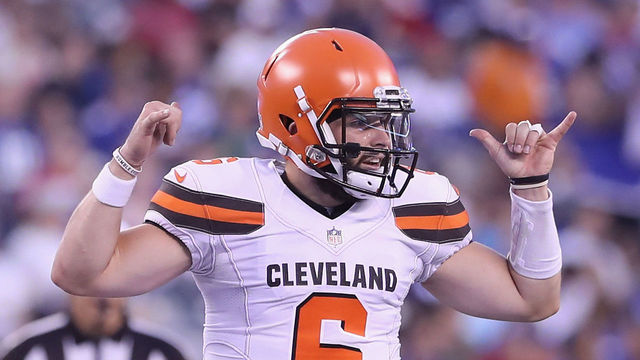 EAST RUTHERFORD, NJ - AUGUST 09: Baker Mayfield #6 of the Cleveland Browns calls out the play as center Austin Reiter #62 of the waits to make the snap in the second quarter against the New York Giants during their preseason game on August 9,2018 at MetLife Stadium in East Rutherford, New Jersey.