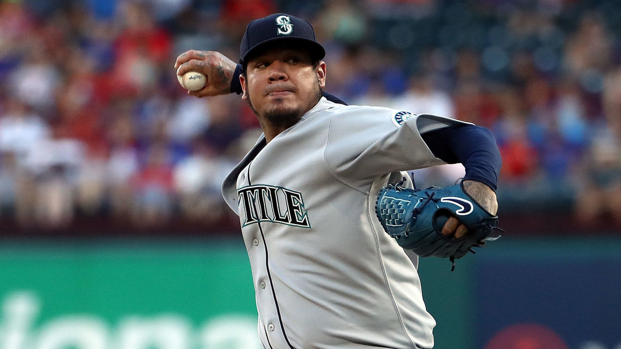ARLINGTON, TX - AUGUST 07: Felix Hernandez #34 of the Seattle Mariners throws against the Texas Rangers in the second inning at Globe Life Park in Arlington on August 7, 2018 in Arlington, Texas.