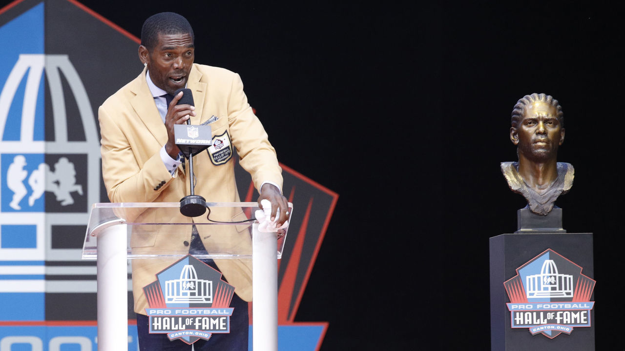 CANTON, OH - AUGUST 04: Randy Moss speaks during the 2018 NFL Hall of Fame Enshrinement Ceremony at Tom Benson Hall of Fame Stadium on August 4, 2018 in Canton, Ohio.