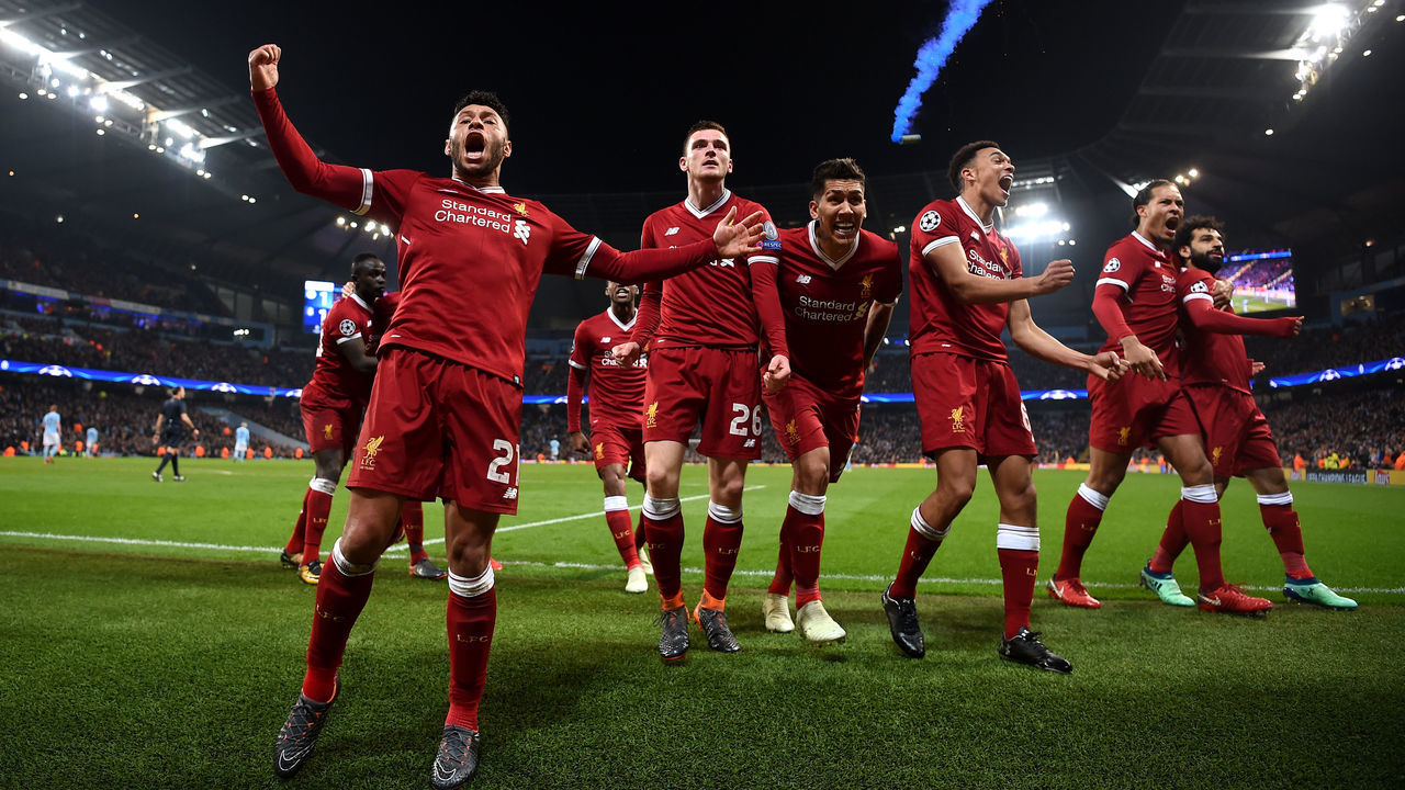 MANCHESTER, ENGLAND - APRIL 10: The Liverpool players celebrates after their sides first goal during the UEFA Champions League Quarter Final Second Leg match between Manchester City and Liverpool at Etihad Stadium on April 10, 2018 in Manchester, England.