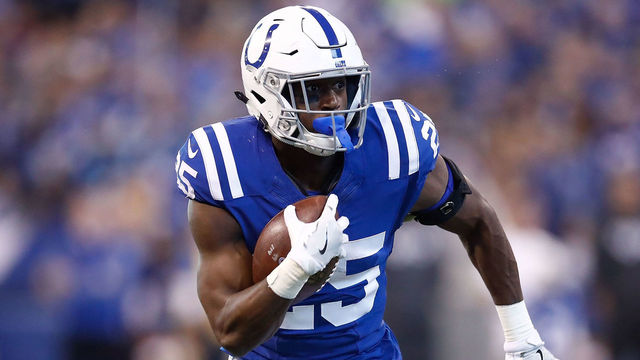 INDIANAPOLIS, IN - DECEMBER 31: Marlon Mack #25 of the Indianapolis Colts runs with the ball against the Houston Texans during the second half at Lucas Oil Stadium on December 31, 2017 in Indianapolis, Indiana.