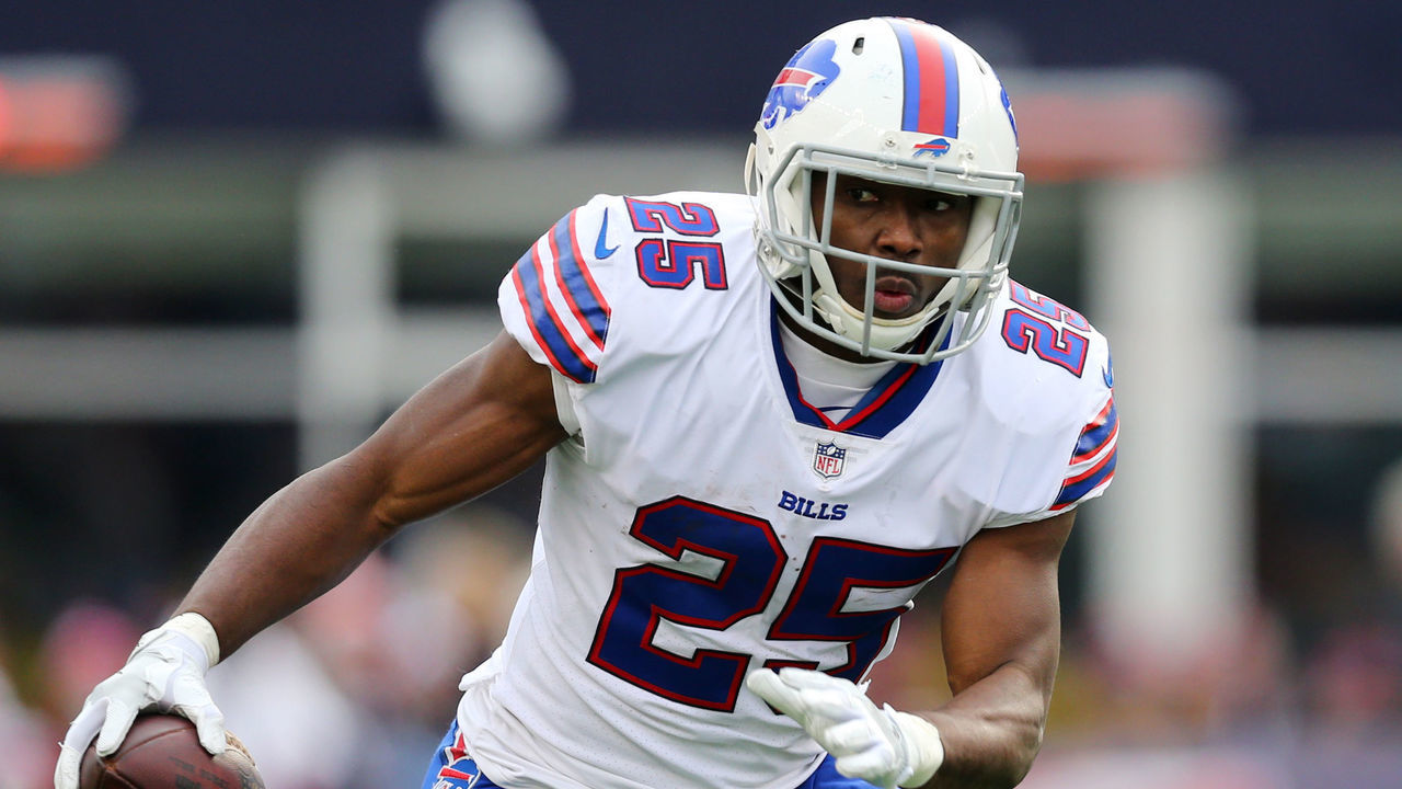 FOXBORO, MA - DECEMBER 24: LeSean McCoy #25 of the Buffalo Bills runs the ball against the New England Patriots during the first half at Gillette Stadium on December 24, 2017 in Foxboro, Massachusetts.