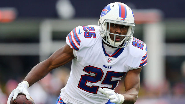 FOXBORO, MA - DECEMBER 24: LeSean McCoy #25 of the Buffalo Bills runs the ball against the New England Patriots during the first half at Gillette Stadium on December 24, 2017 in Foxboro, Massachusetts.