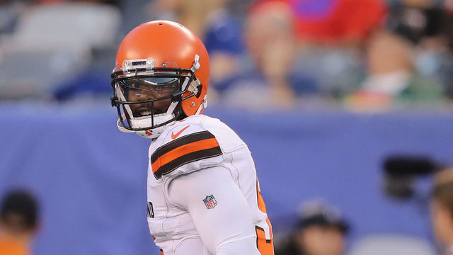 EAST RUTHERFORD, NJ - AUGUST 09: Tyrod Taylor #5 of the Cleveland Browns celebrates his touchdown pass to teammate David Njoku #85 in the first quarter against the New York Giants during their preseason game on August 9,2018 at MetLife Stadium in East Rutherford, New Jersey.