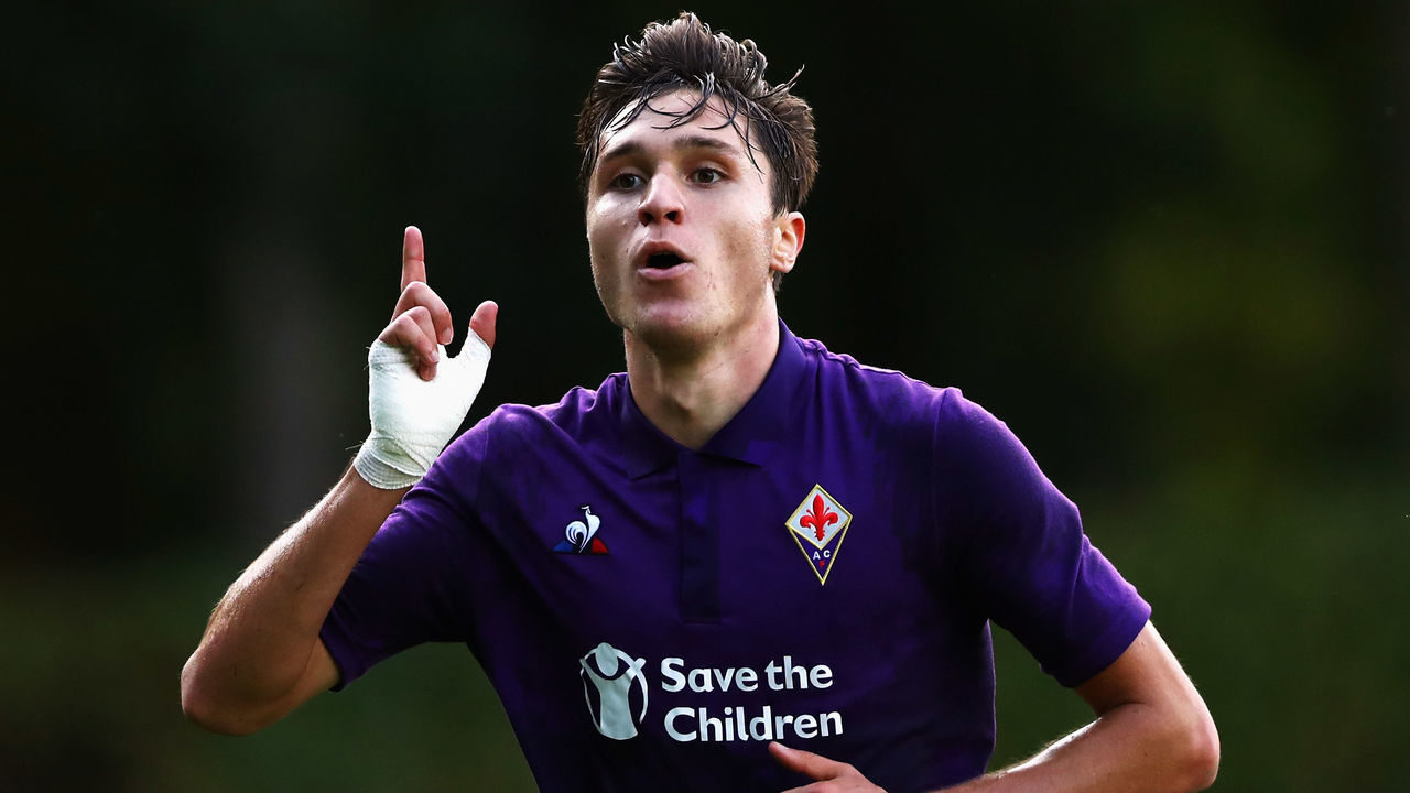 WENUM WIESEL, NETHERLANDS - AUGUST 01: Federico Chiesa of Fiorentina celebrates scoring his teams second goal of the game during the pre season friendly match between Heracles Almelo and Fiorentina on August 1, 2018 in Almelo, Netherlands.