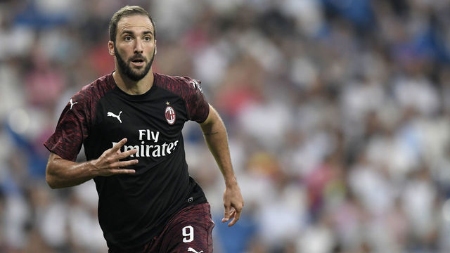 AC Milan's Argentinian forward Gonzalo Higuain runs during the Santiago Bernabeu Trophy football match between Real Madrid and AC Milan in Madrid on August 11, 2018.