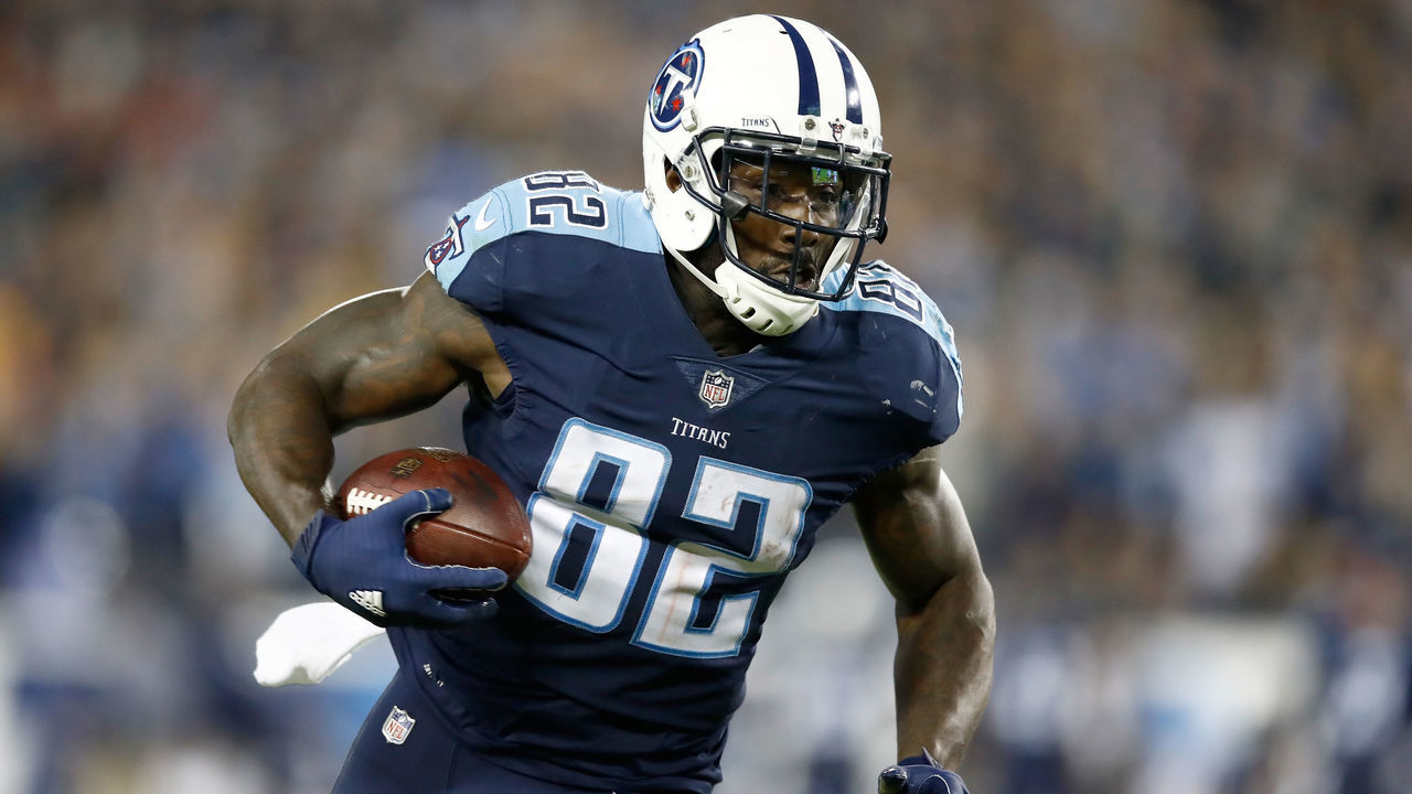 NASHVILLE, TN - OCTOBER 16: Delanie Walker #82 of the Tennessee Titans runs with the ball against the Indianapolis Colts at Nissan Stadium on October 16, 2017 in Nashville, Tennessee.