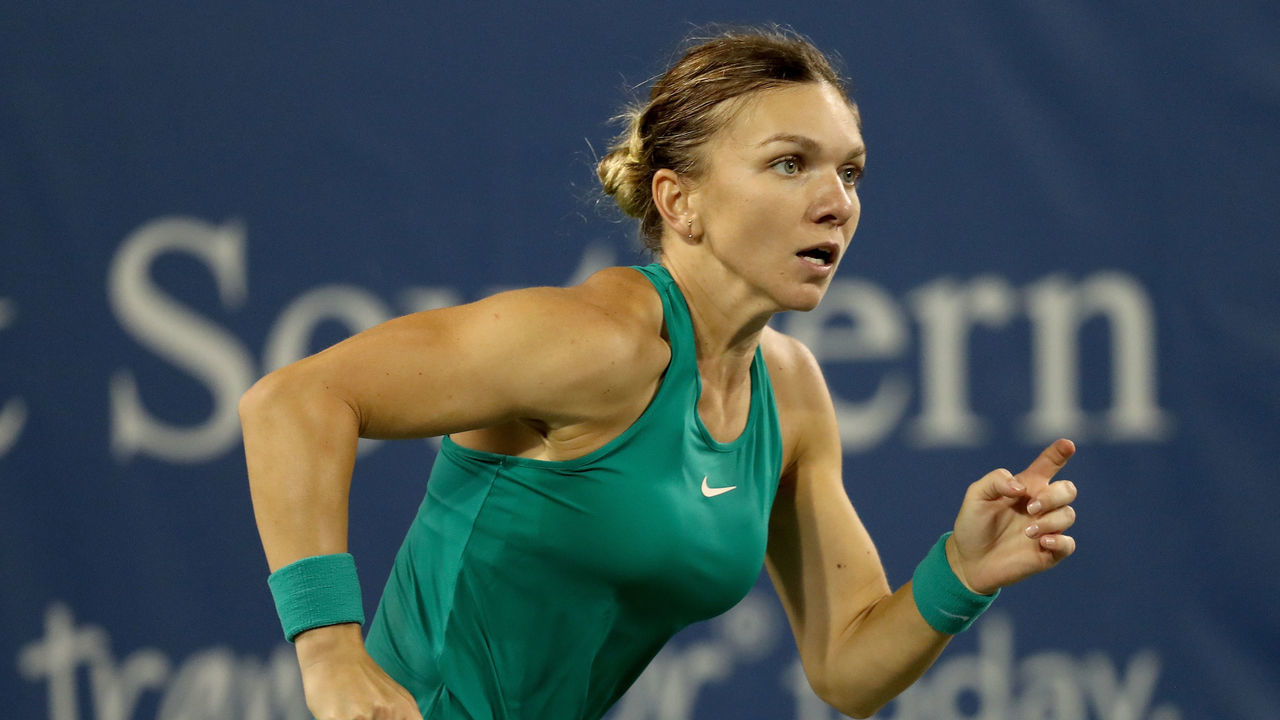 MASON, OH - AUGUST 15: Simona Halep of Romania plays Ajla Tomjanovic of Australia during the Western & Southern Open at Lindner Family Tennis Center on August 15, 2018 in Mason, Ohio.