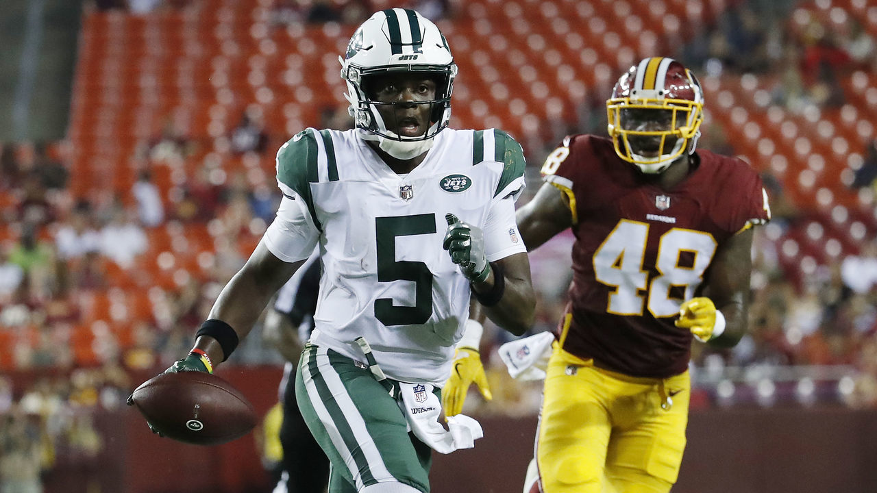 LANDOVER, MD - AUGUST 16: Quarterback Teddy Bridgewater #5 of the New York Jets scrambles with the ball in the fourth quarter of a preseason game against the Washington Redskins at FedExField on August 16, 2018 in Landover, Maryland.