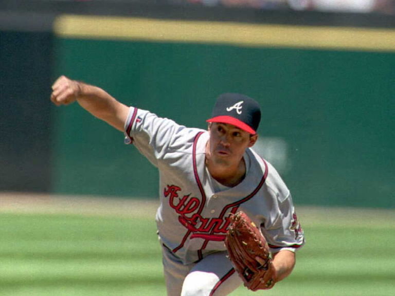 Maddux: I almost signed with Yankees in 1992