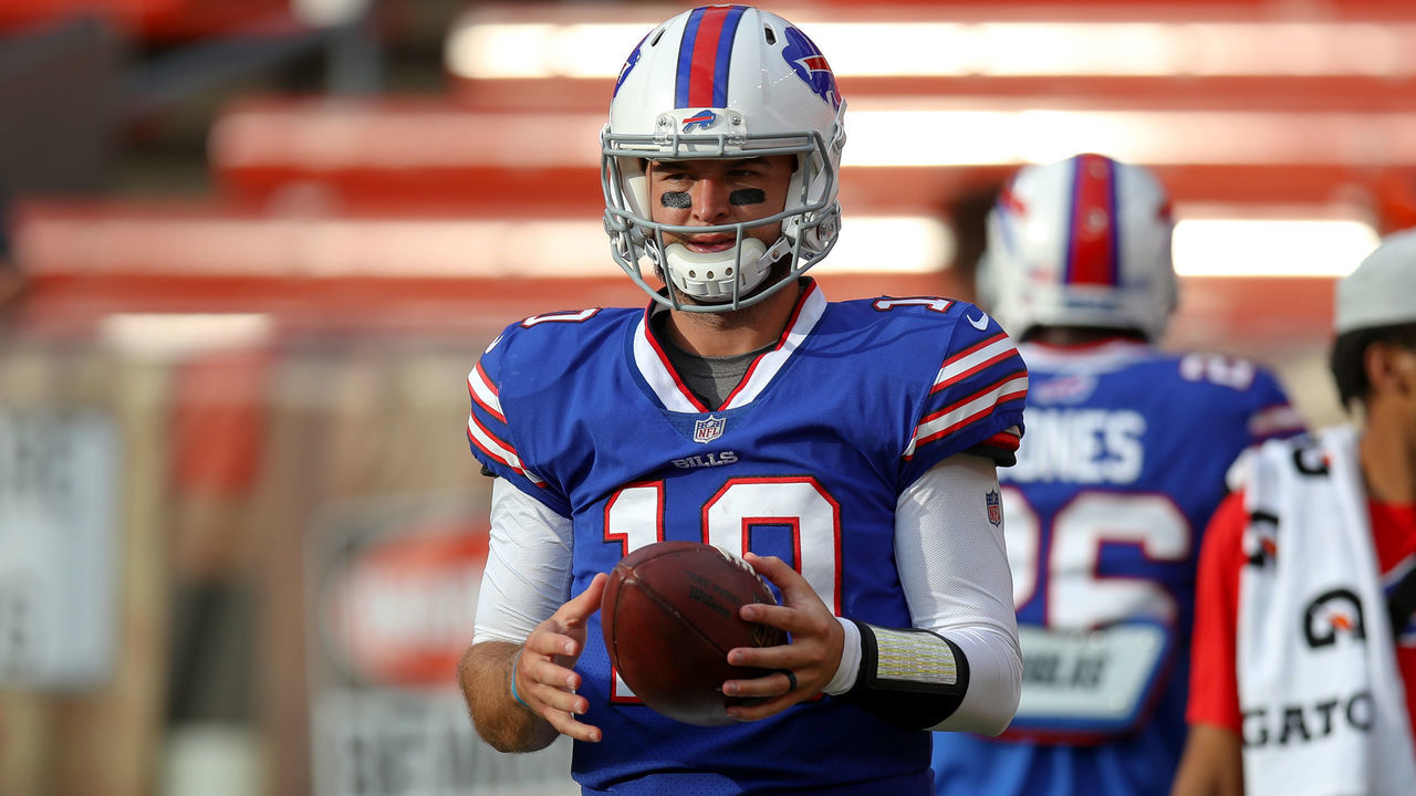 CLEVELAND, OH - AUGUST 17: Buffalo Bills quarterback AJ McCarron (10) on the field prior to the National Football League preseason game between the Buffalo Bills and Cleveland Browns on August 17, 2018, at FirstEnergy Stadium in Cleveland, OH. Buffalo defeated Cleveland 19-17.