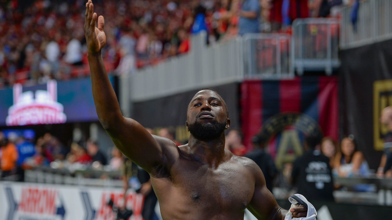 ATLANTA, GA AUGUST 04: Toronto's Jozy Altidore gestures to the crowd following the conclusion of the match between Atlanta United and Toronto FC on August 4th, 2018 at Mercedes-Benz Stadium in Atlanta, GA. Atlanta United FC and Toronto FC played to a 2 2 draw.