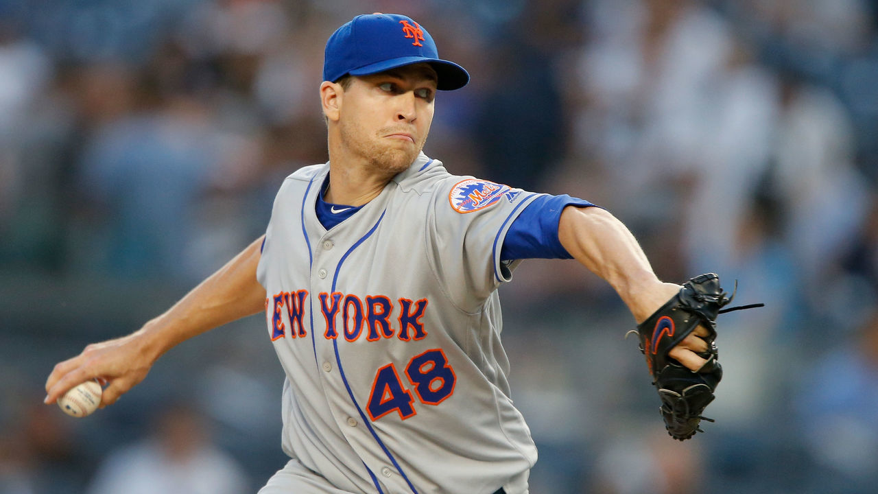 NEW YORK, NY - AUGUST 13: Jacob deGrom #48 of the New York Mets pitches in the first inning against the New York Yankees at Yankee Stadium on August 13, 2018 in the Bronx borough of New York City.