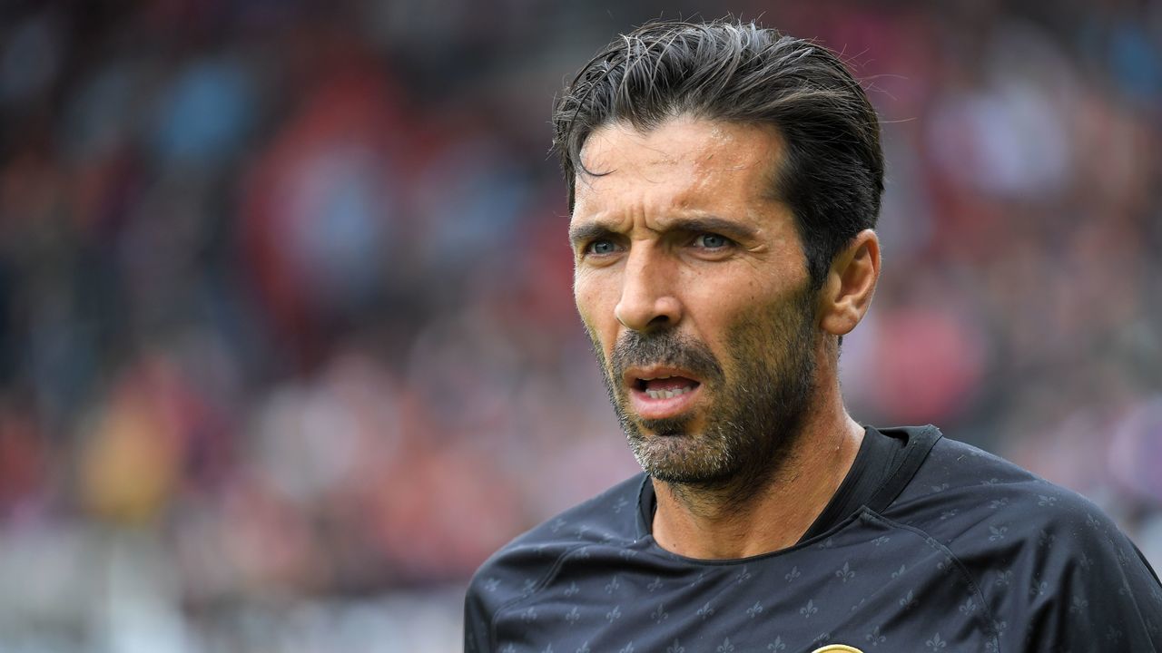 Paris Saint-Germain's Italian goalkeeper Gianluigi Buffon looks on during the French L1 football match between Guingamp and Paris Saint-Germain, at the Roudourou stadium in Guingamp on August 18, 2018.