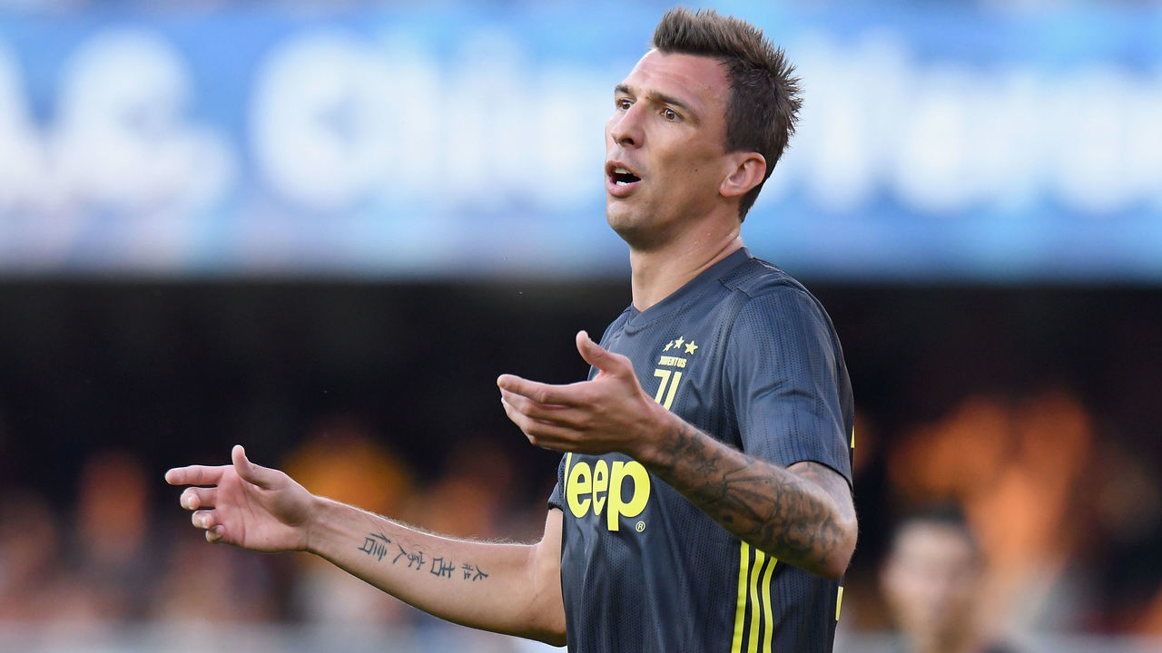 VERONA, ITALY - AUGUST 18: Mario Mandzukic of Juventus reacts during the serie A match between Chievo Verona and Juventus at Stadio Marc'Antonio Bentegodi on August 18, 2018 in Verona, Italy.