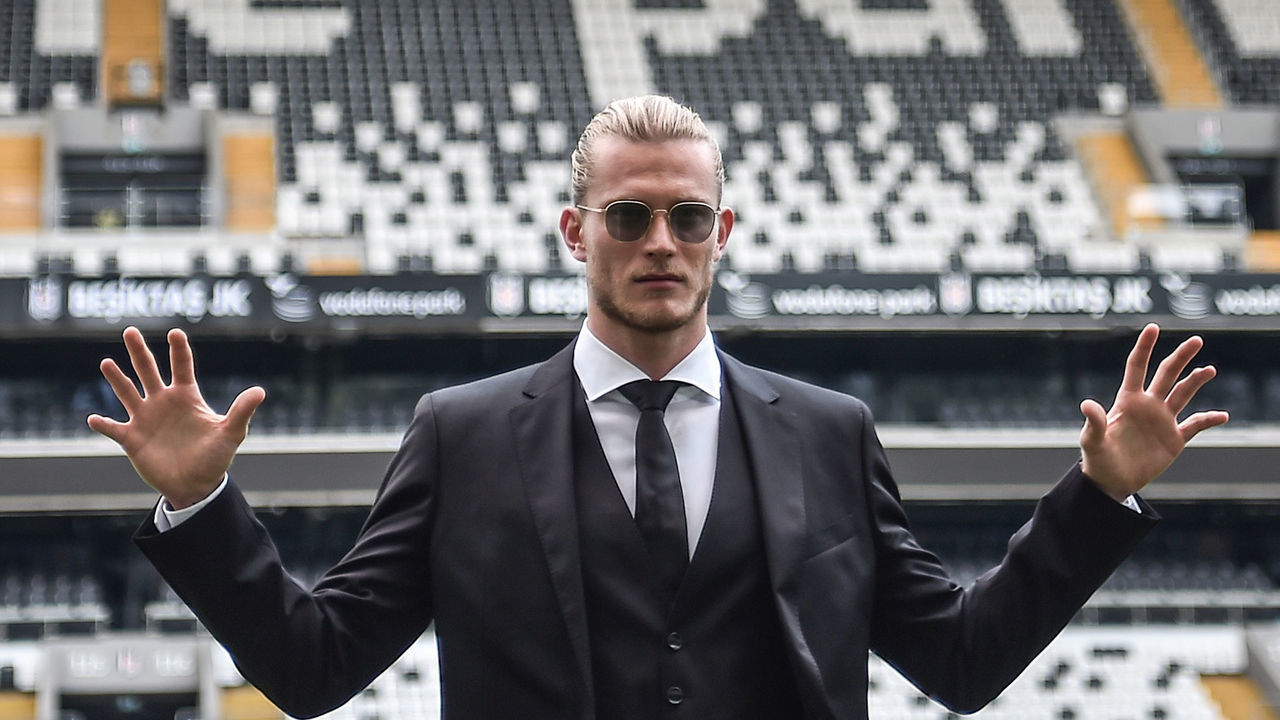 German goalkeeper Loris Karius poses on the football picth of the Vodafone Park Stadium, on August 29, 2018 after his presentation, in Istanbul. - Liverpool goalkeeper Loris Karius has joined Turkish football team Besiktas for a two-year loan deal.