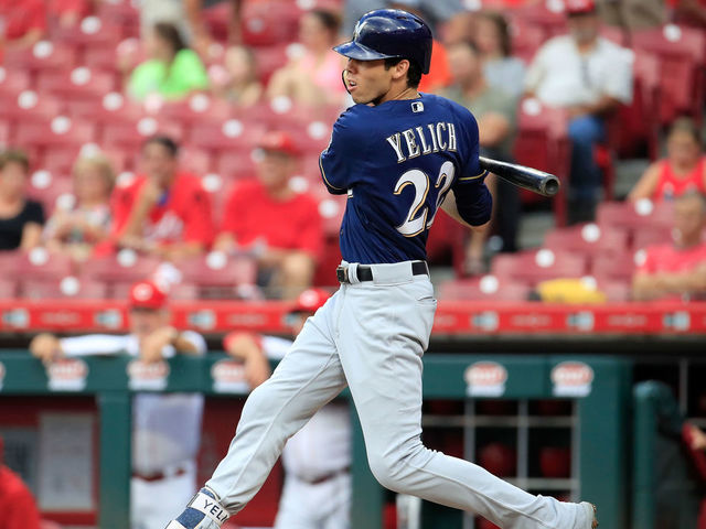 Christian Yelich of the Milwaukee Brewers singles during the seventh  News Photo - Getty Images