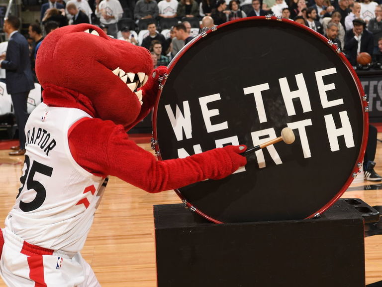 Raptors Twitter claps back at WWE superstar for diss on SmackDown ...