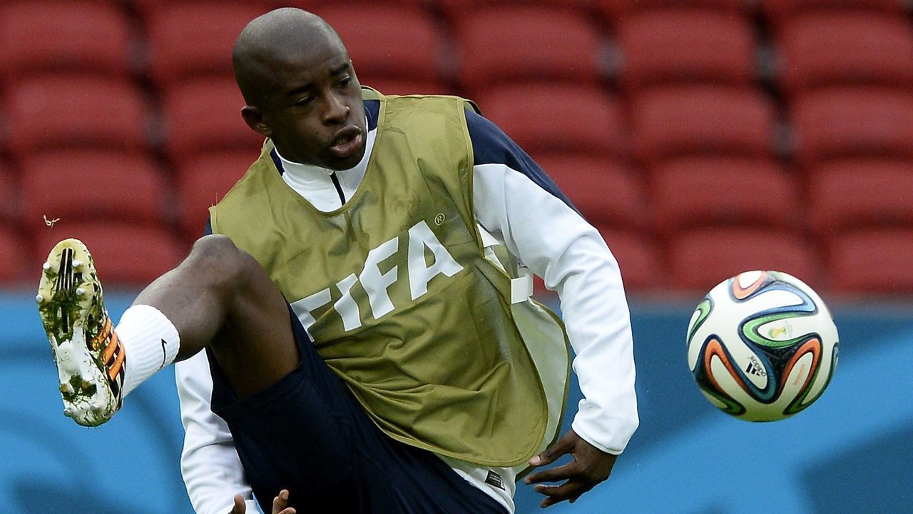 France's midfielder Rio Mavuba takes part in a training session at the Beira-Rio Stadium in Porto Alegre on June 14, 2014 on the eve of France's 2014 FIFA World Cup group E football match against Honduras. AFP PHOTO / FRANCK FIFE