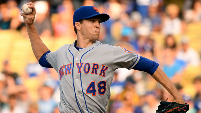 LOS ANGELES, CA - SEPTEMBER 03: Jacob deGrom #48 of the New York Mets pitches during the second inning against the Los Angeles Dodgers at Dodger Stadium on September 3, 2018 in Los Angeles, California.