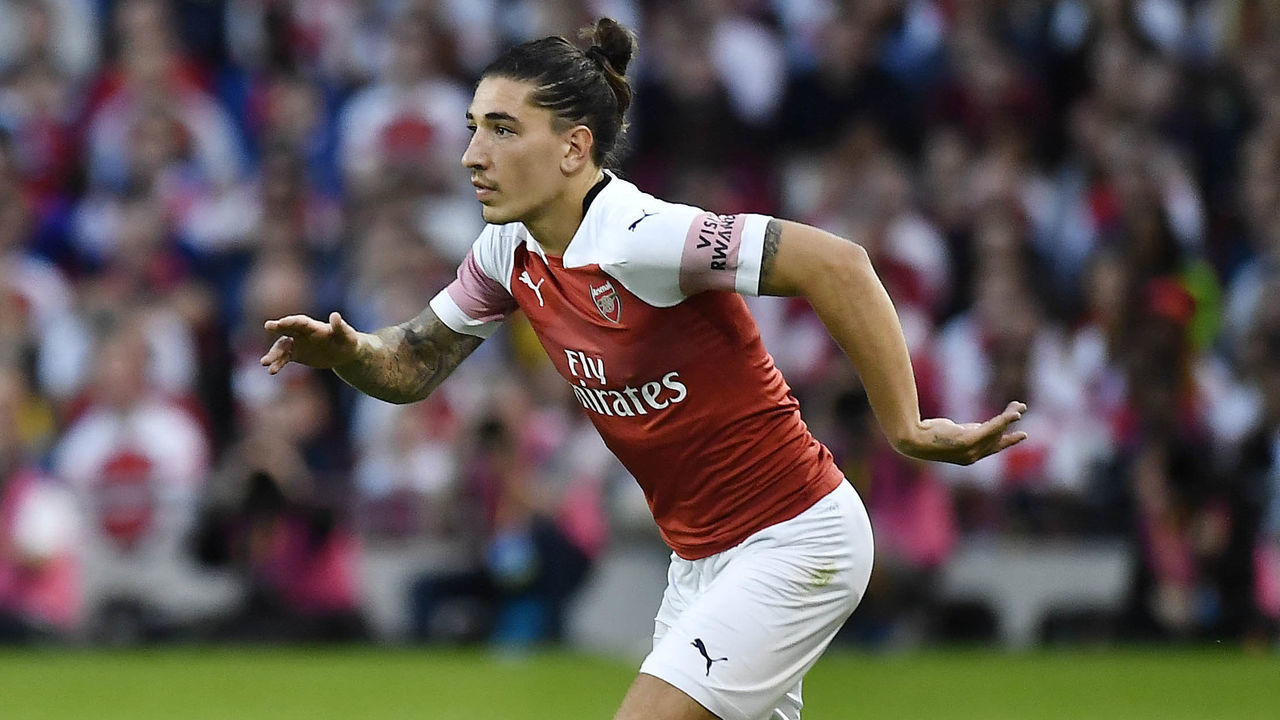 DUBLIN, IRELAND - AUGUST 01: Hector Bellerin of Arsenal and Callum Hudson-Odoi of Chelsea during the Pre-season friendly International Champions Cup game between Arsenal and Chelsea at Aviva stadium on August 1, 2018 in Dublin, Ireland.