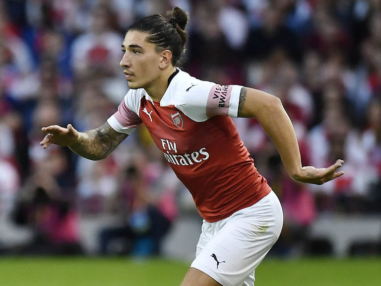 Arsenal full-back Bellerin unsettled by 'homophobic insults