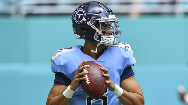 MIAMI, FL - SEPTEMBER 09: Marcus Mariota #8 of the Tennessee Titans warms up before the game against the Miami Dolphins at Hard Rock Stadium on September 9, 2018 in Miami, Florida.
