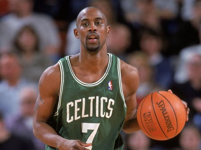 19 Feb 2000: Kenny Anderson #7 of the Boston Celtics moves with the ball during the game against the Seattle SuperSoncis at the Key Arena in Seattle, Washington. The Sonics defeated the Celtics 94-91..
