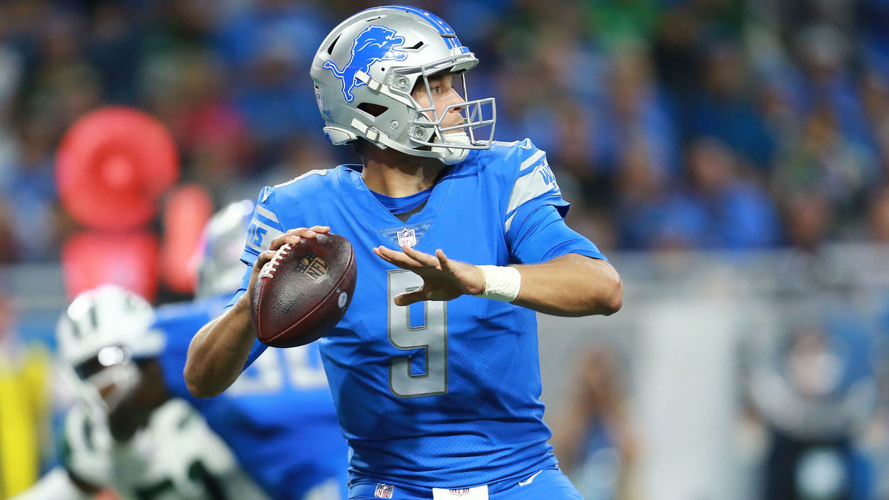 DETROIT, MI - SEPTEMBER 10: Matthew Stafford #9 of the Detroit Lions drops back to throw a pass in the first quarter against the New York Jets at Ford Field on September 10, 2018 in Detroit, Michigan.