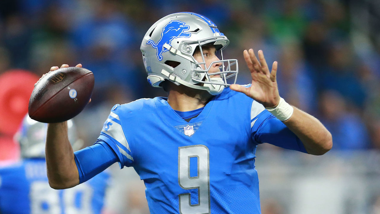 DETROIT, MI - SEPTEMBER 10: Matthew Stafford #9 of the Detroit Lions drops back to throw a pass in the first quarter against the New York Jets at Ford Field on September 10, 2018 in Detroit, Michigan.