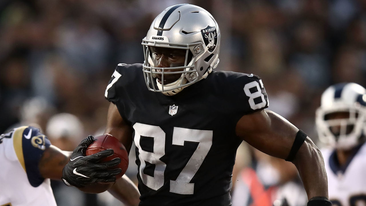 OAKLAND, CA - SEPTEMBER 10: Jared Cook #87 of the Oakland Raiders runs for a 45-yard catch against the Los Angeles Rams during their NFL game at Oakland-Alameda County Coliseum on September 10, 2018 in Oakland, California.