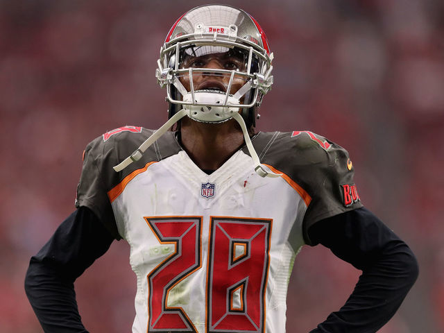 Tampa Bay Buccaneers cut CB Vernon Hargreaves before Saints game