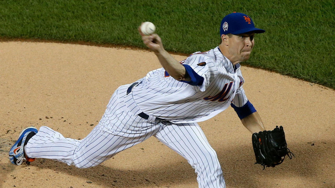 NEW YORK, NY - SEPTEMBER 11: Jacob deGrom #48 of the New York Mets pitches in the first inning against the Miami Marlins at Citi Field on September 11, 2018 in the Flushing neighborhood of the Queens borough of New York City.