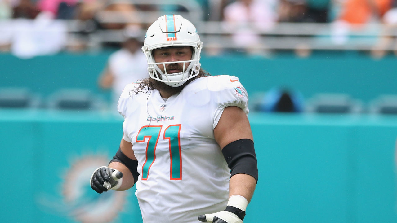 MIAMI, FL - SEPTEMBER 09: Offensive lineman Josh Sitton #71 of the Miami Dolphins runs against the Tennessee Titans at Hard Rock Stadium on September 9, 2018 in Miami, Florida. The Dolphins defeated the Titans 27-20 after two rain delays in the longest game in NFL history.