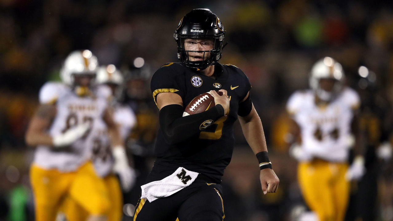 COLUMBIA, MO - SEPTEMBER 08: Quarterback Drew Lock #3 of the Missouri Tigers scrambles during the game against the Wyoming Cowboys at Faurot Field/Memorial Stadium on September 8, 2018 in Columbia, Missouri.