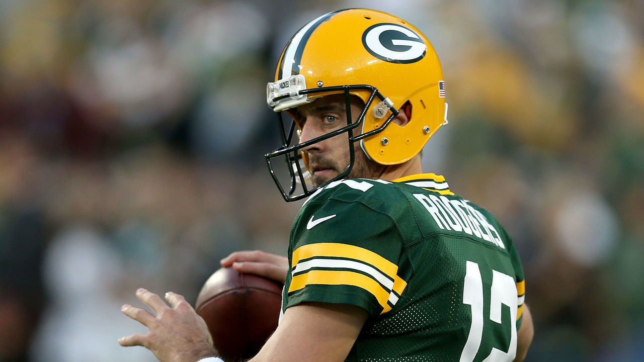 GREEN BAY, WI - SEPTEMBER 09: Aaron Rodgers #12 of the Green Bay Packers warms up before a game against the Chicago Bears at Lambeau Field on September 9, 2018 in Green Bay, Wisconsin.