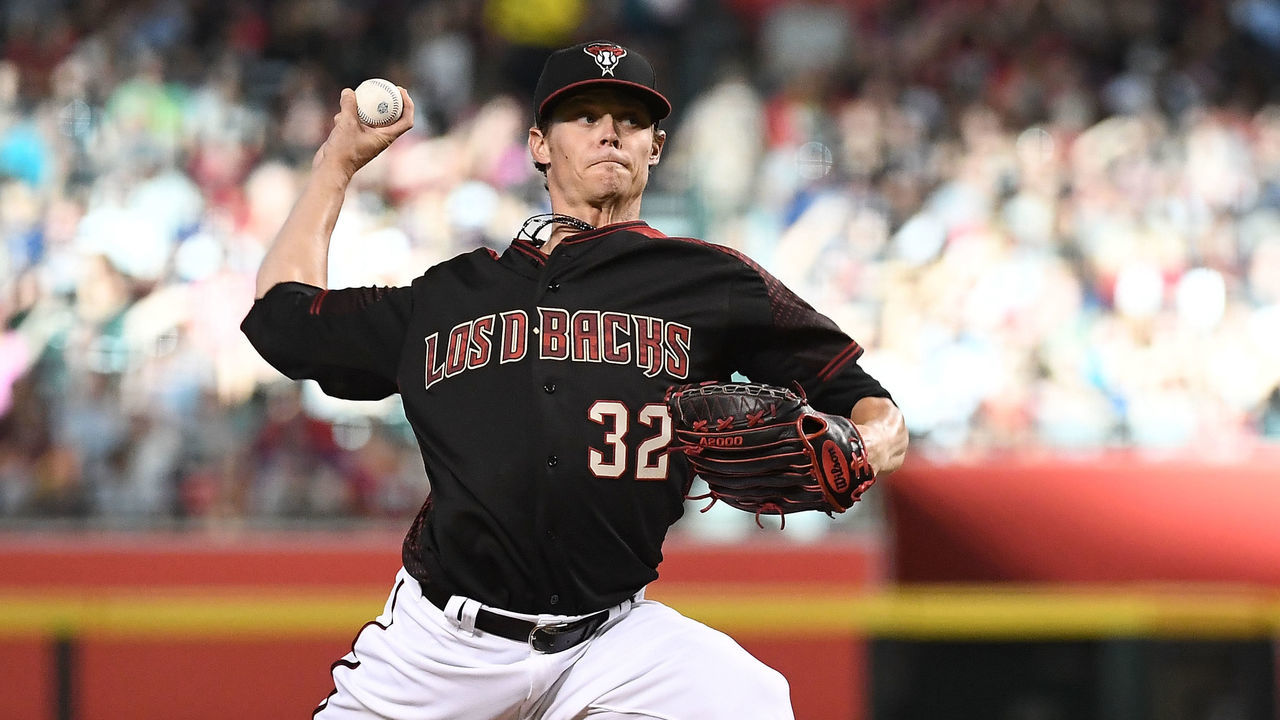 PHOENIX, AZ - SEPTEMBER 08: Clay Buchholz #32 of the Arizona Diamondbacks delivers a pitch in the first inning of the MLB game against the Atlanta Braves at Chase Field on September 8, 2018 in Phoenix, Arizona.