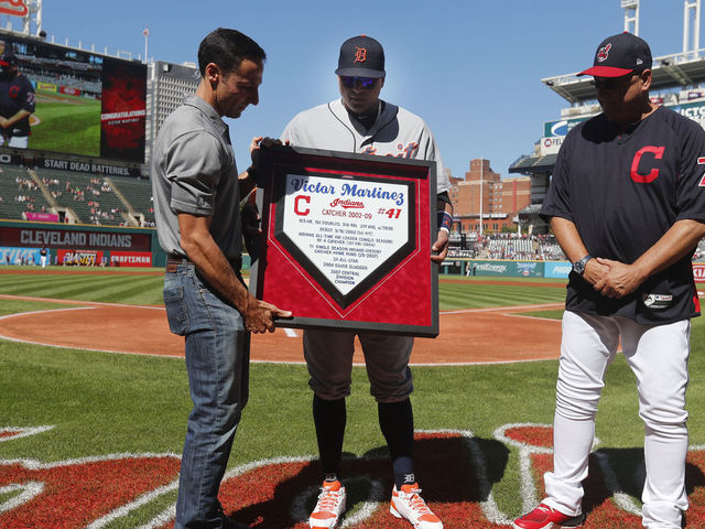 Boston Red Sox Terry Francona congratulates Boston Red Sox catcher News  Photo - Getty Images