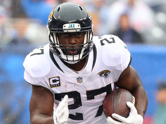 EAST RUTHERFORD, NJ - SEPTEMBER 09: Leonard Fournette #27 of the Jacksonville Jaguars runs with the ball in the first half against the New York Giants at MetLife Stadium on September 9, 2018 in East Rutherford, New Jersey.