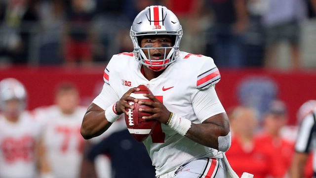 ARLINGTON, TX - SEPTEMBER 15: Dwayne Haskins #7 of the Ohio State Buckeyes looks for an open receiver against the TCU Horned Frogs in the third quarter during The AdvoCare Showdown at AT&T Stadium on September 15, 2018 in Arlington, Texas.