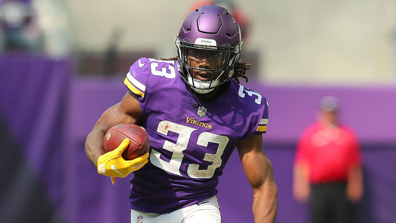 MINNEAPOLIS, MN - SEPTEMBER 09: Dalvin Cook #33 of the Minnesota Vikings carries the ball while pursued by K'Waun Williams #24 of the San Francisco 49ers in the first half of the game at U.S. Bank Stadium on September 9, 2018 in Minneapolis, Minnesota.