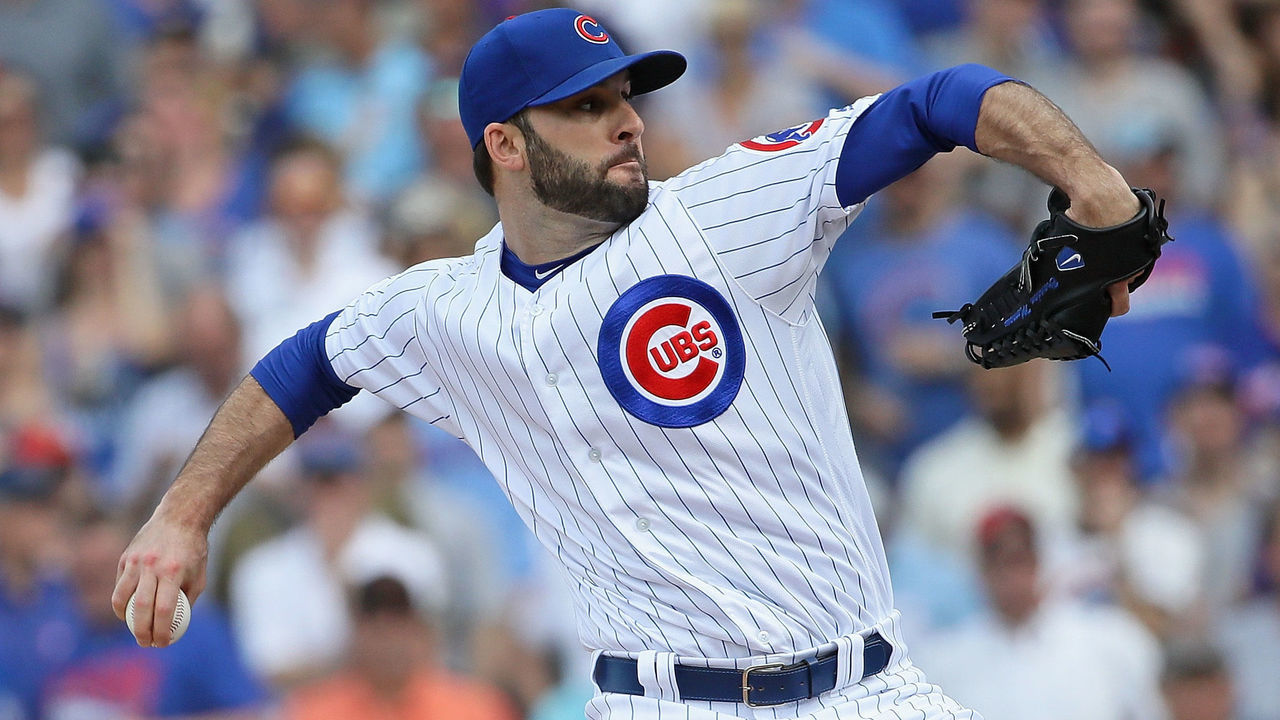 CHICAGO, IL - MAY 25: Brandon Morrow #15 of the Chicago Cubs gets a three pitch save in the 9th inning against the San Francisco Giants at Wrigley Field on May 25, 2018 in Chicago, Illinois. The Cubs defeated the Giants 6-2.