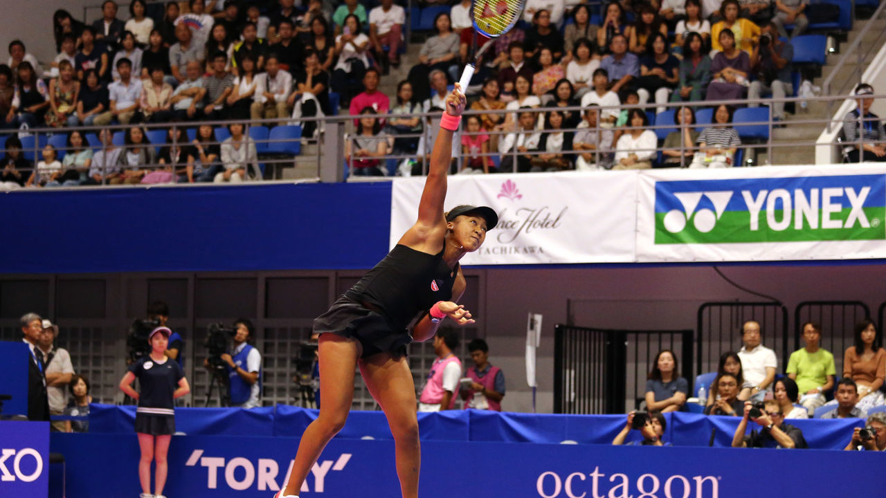 TACHIKAWA, JAPAN - SEPTEMBER 19: Naomi Osaka of Japan serves in the Singles second round match against Dominika Cibulkova of Slovakia on day three of the Toray Pan Pacific Open at Arena Tachikawa Tachihi on September 19, 2018 in Tachikawa, Tokyo, Japan.