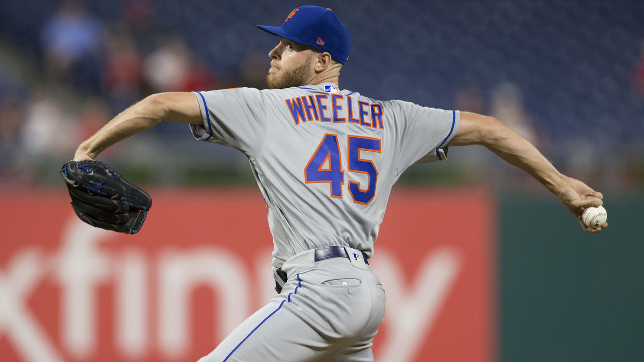PHILADELPHIA, PA - SEPTEMBER 17: Zack Wheeler #45 of the New York Mets throws a pitch in the bottom of the second inning against the Philadelphia Phillies at Citizens Bank Park on September 17, 2018 in Philadelphia, Pennsylvania.