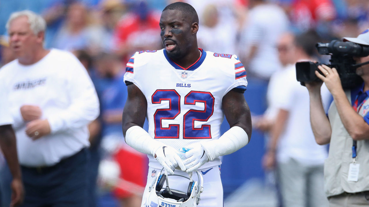 BUFFALO, NY - SEPTEMBER 16: Vontae Davis #22 of the Buffalo Bills during pre-game warmups prior to the start of NFL game action against the Los Angeles Chargers at New Era Field on September 16, 2018 in Buffalo, New York.