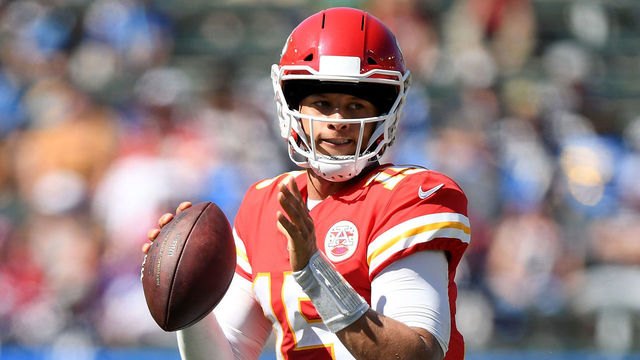 CARSON, CA - SEPTEMBER 09: Patrick Mahomes #15 of the Kansas City Chiefs looks looks to pass against the Los Angeles Chargers at StubHub Center on September 9, 2018 in Carson, California.