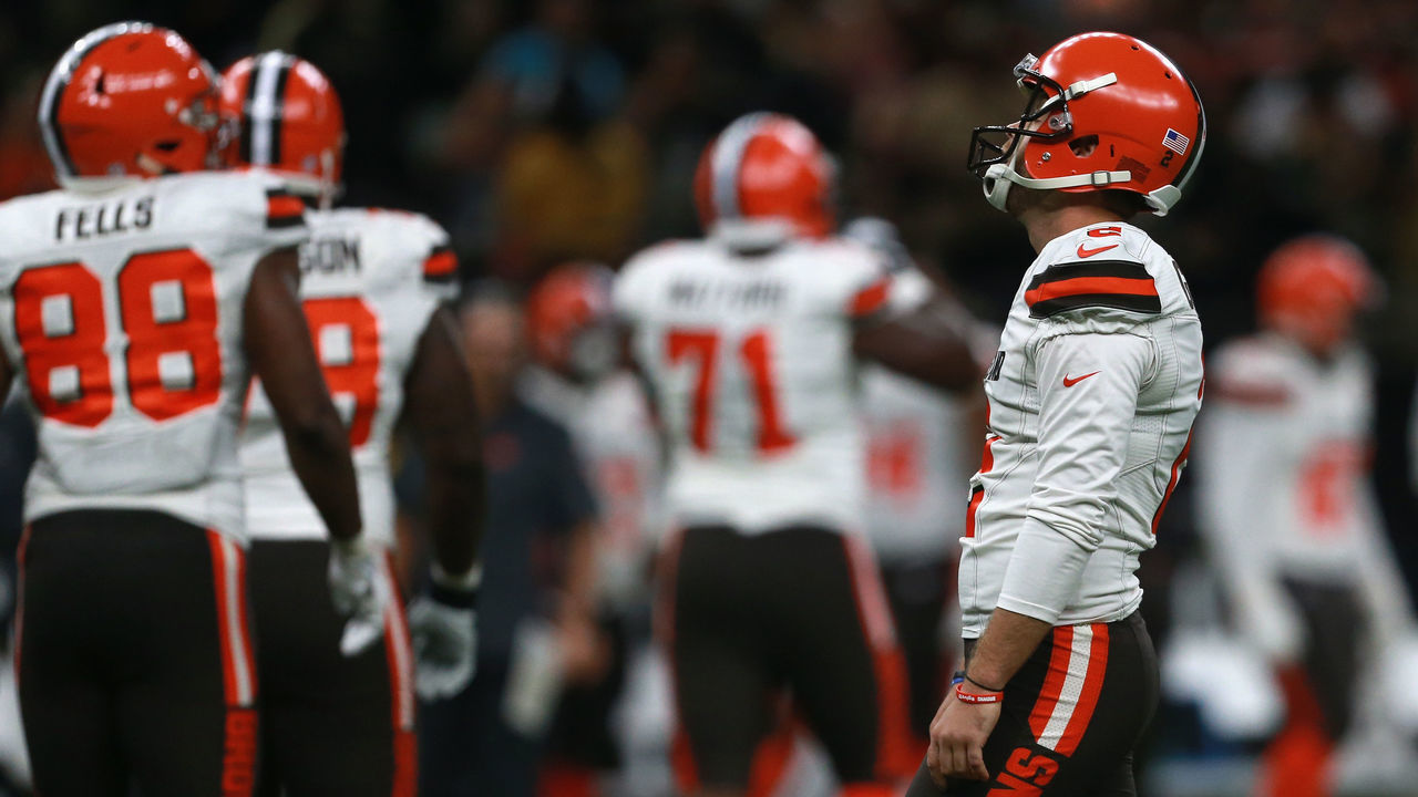 NEW ORLEANS, LA - SEPTEMBER 16: Zane Gonzalez #2 of the Cleveland Browns reacts after missing a field goal during the fourth quarter against the New Orleans Saints at Mercedes-Benz Superdome on September 16, 2018 in New Orleans, Louisiana.