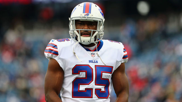 FOXBORO, MA - DECEMBER 24: LeSean McCoy #25 of the Buffalo Bills warms up before the game against the New England Patriots at Gillette Stadium on December 24, 2017 in Foxboro, Massachusetts.